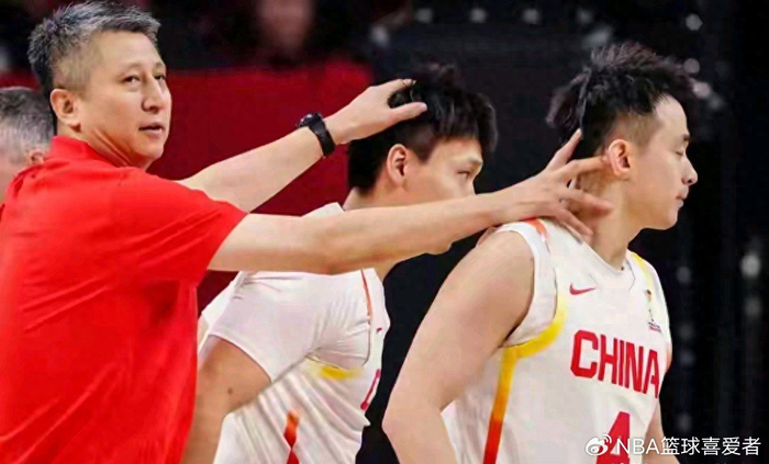 九游APP中心-男篮逆转夜，队长13中2成“惊喜”，郭导的信任该换人了？|赵睿|体育赛事讨论|中国男篮|比赛|关键_新浪体育_新浪新闻