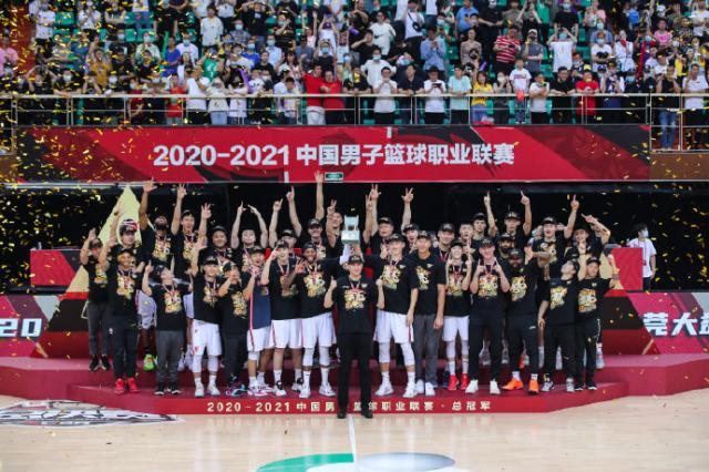 九游体育赛事-广东加冕11冠王：最艰难的一冠，更是最甜蜜的一冠